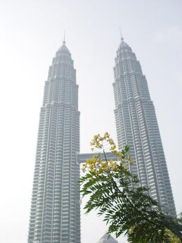 malaysia.2006/petronas.towers.1.small.jpg