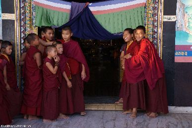 nepal.2007/karma.dubgyu.chokhorling.monastery.4.small.jpg
